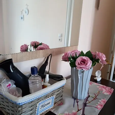 Anastasia's 2 Néa Péramos