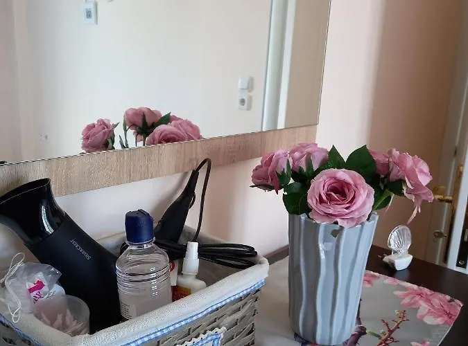 Anastasia's 2 Néa Péramos